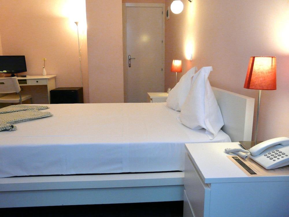 Hostal Goyal Pizarro Madrid Eksteriør bilde