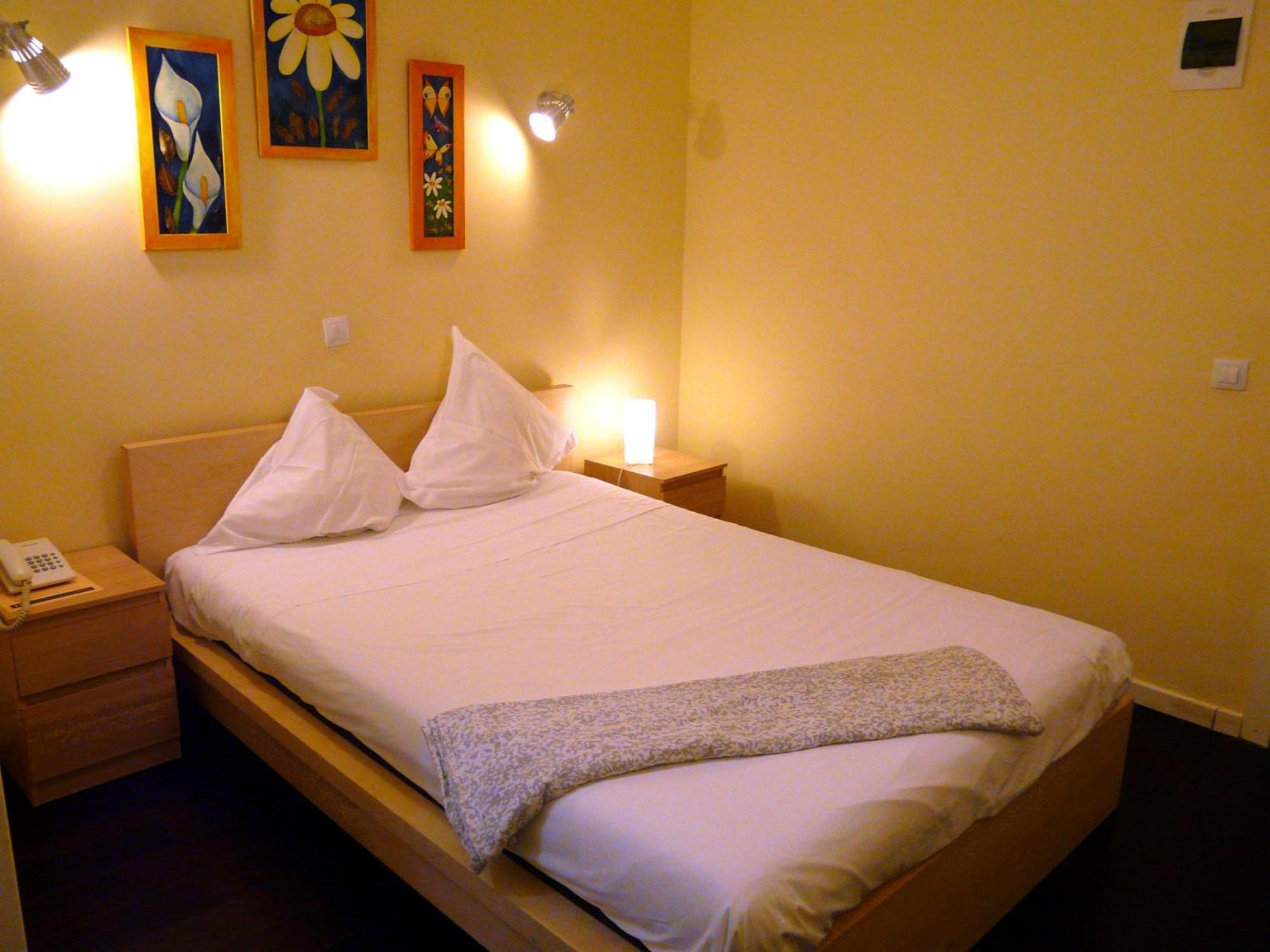 Hostal Goyal Pizarro Madrid Eksteriør bilde