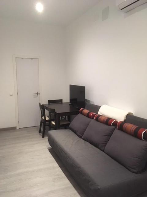 Hostal Goyal Pizarro Madrid Eksteriør bilde