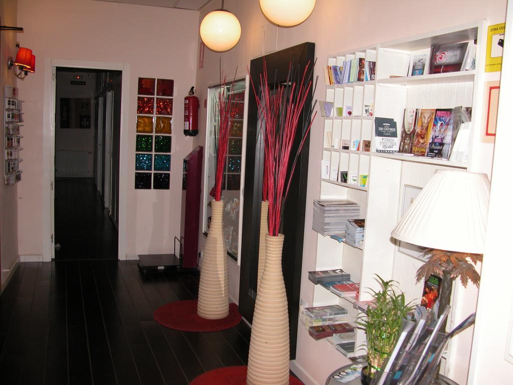 Hostal Goyal Pizarro Madrid Eksteriør bilde