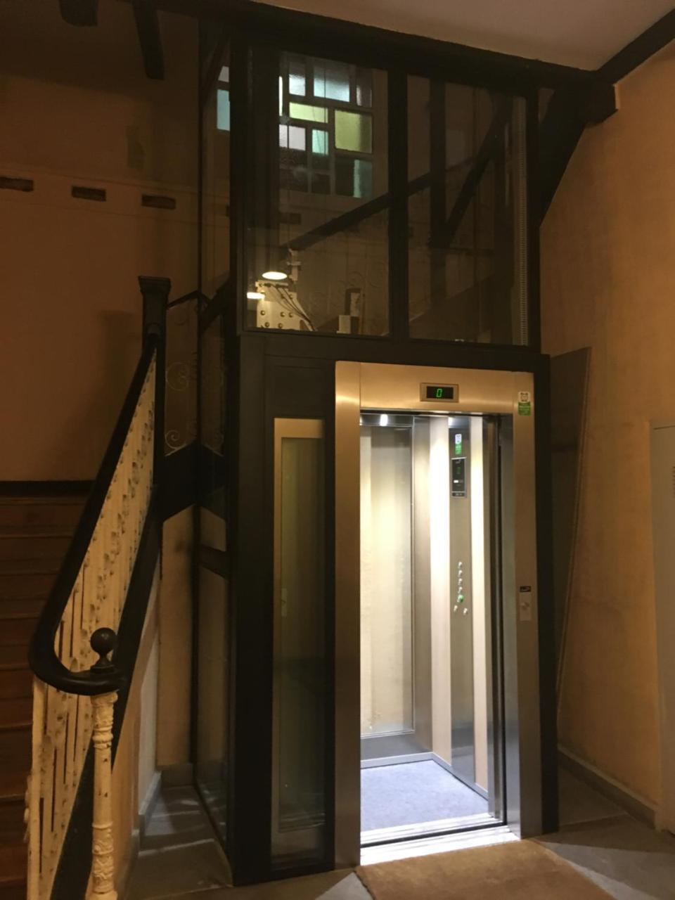 Hostal Goyal Pizarro Madrid Eksteriør bilde
