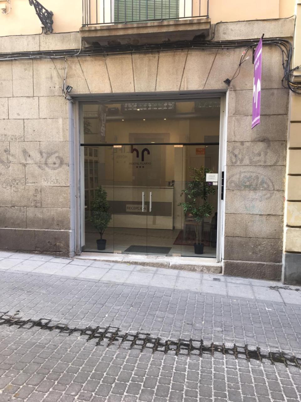 Hostal Goyal Pizarro Madrid Eksteriør bilde