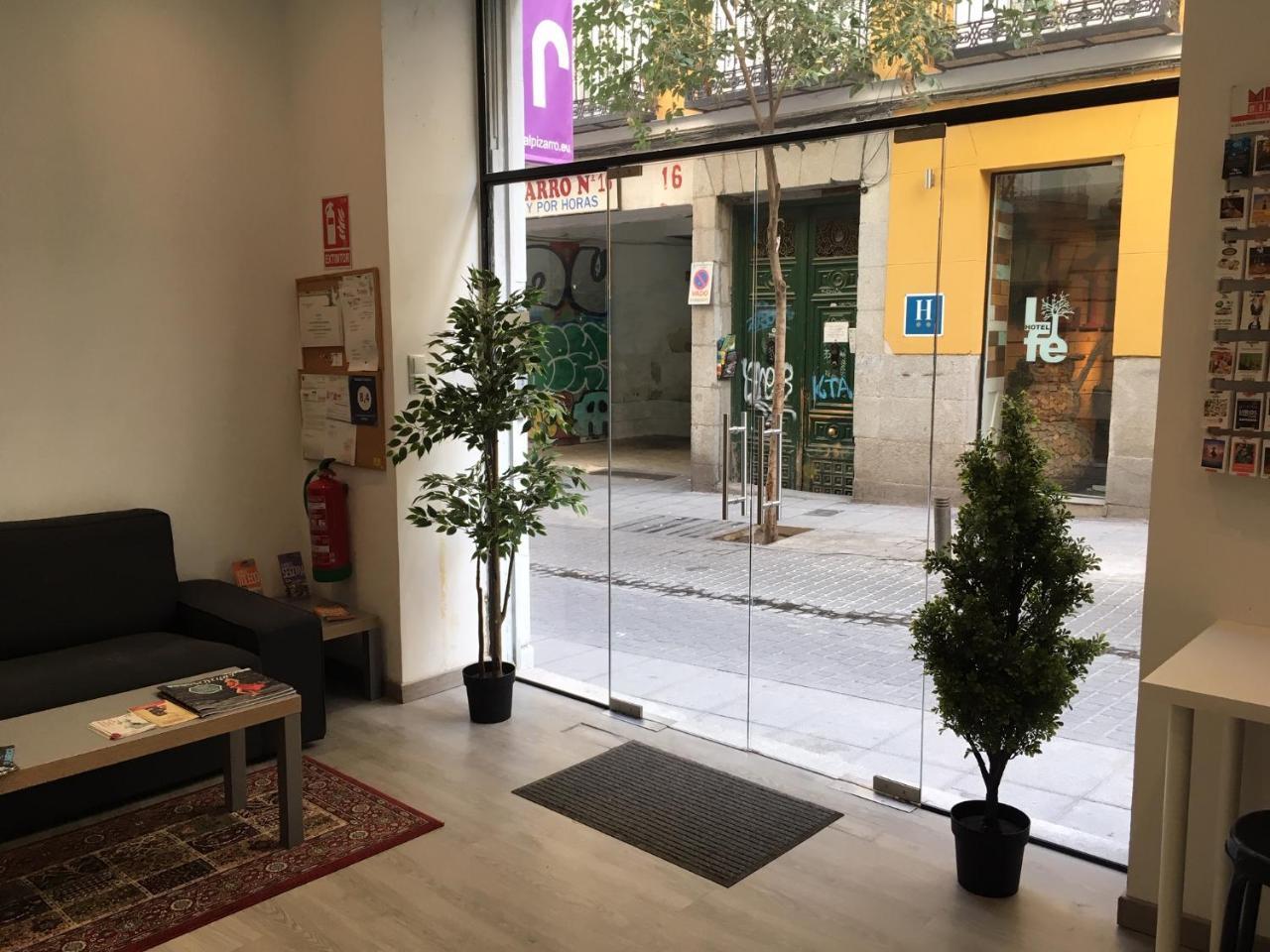 Hostal Goyal Pizarro Madrid Eksteriør bilde